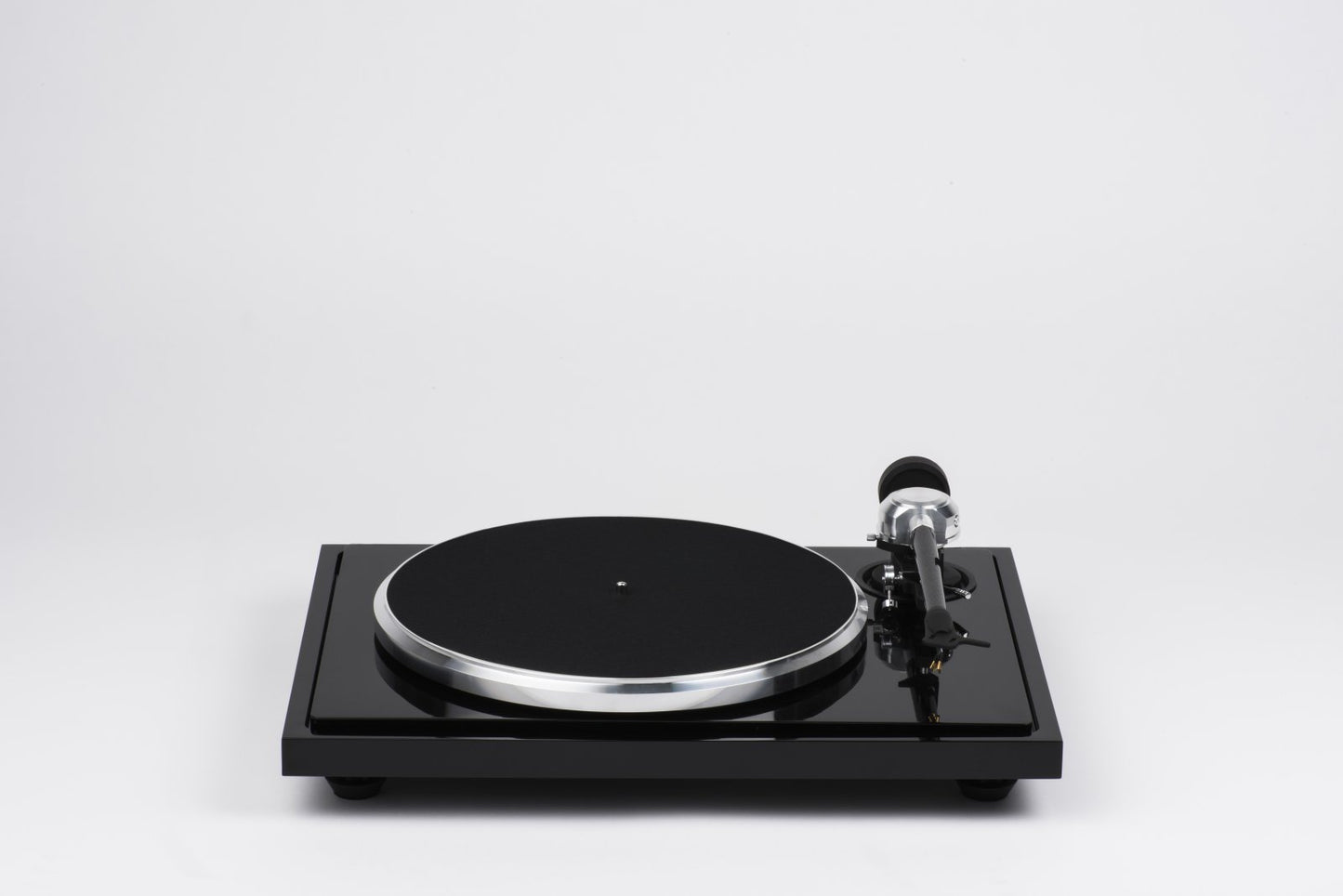EAT B-sharp turntable
