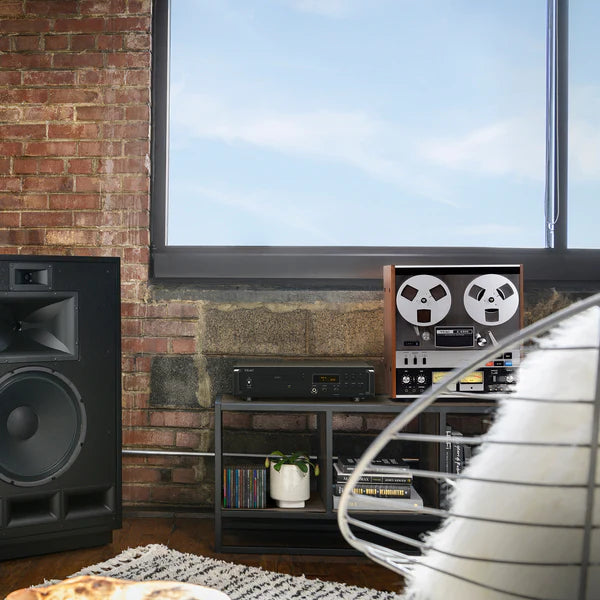 TEAC VRDS-701 Dual Monaural USB/DAC CD Player/Pre-Amp/Headphone Amplifier - Black